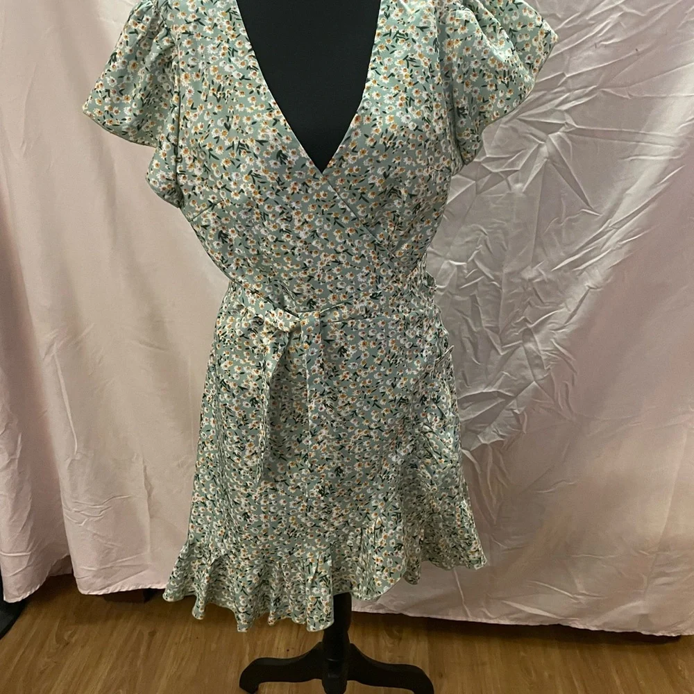 Spring Flowers Wrap Around Dress - Picture 6 of 8